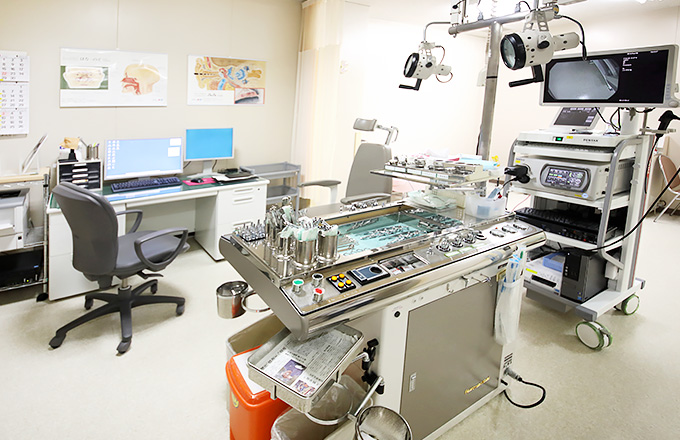 耳鼻咽喉科診察室