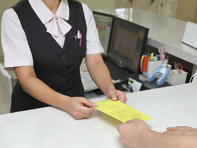 受付・ご案内・更衣